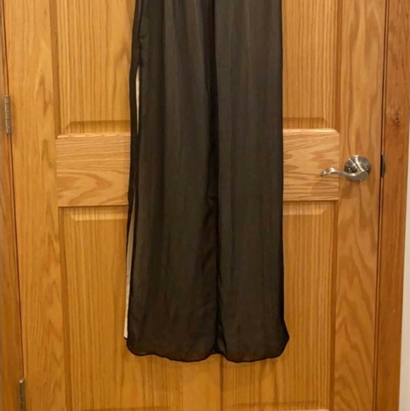 Alice+Olivia Kye Chiffon Lace-Trim Maxi Dress - Picture 11 of 16